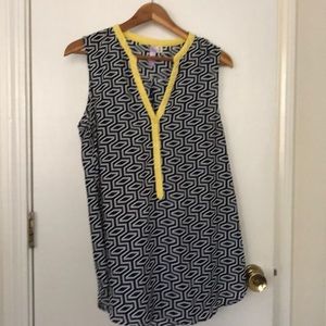Navy/white patterned flowy blouse